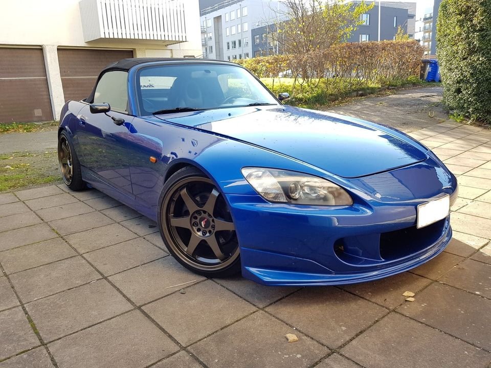 s2000_010.jpg