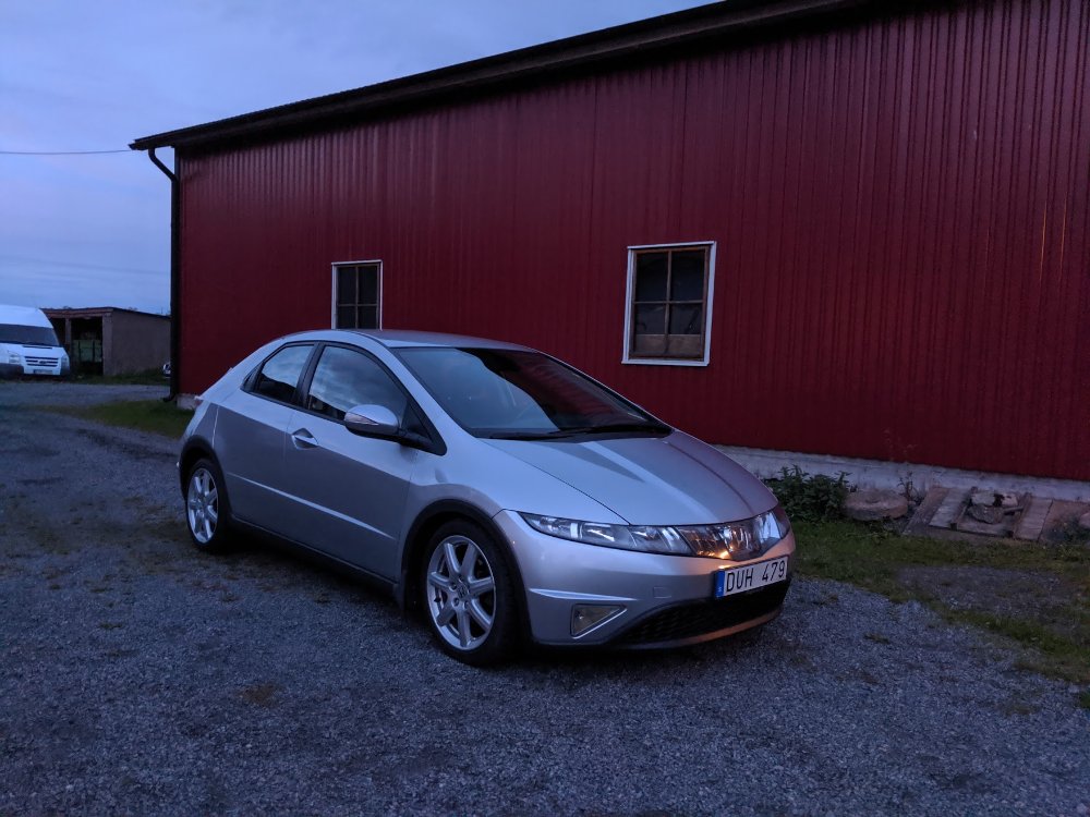 08civic.jpg